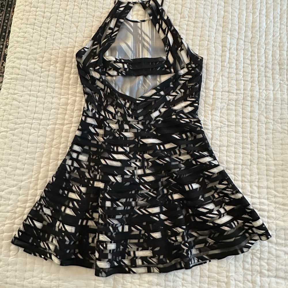 Stylish Black and White Cocktail Mini Dress - Picture 2 of 3